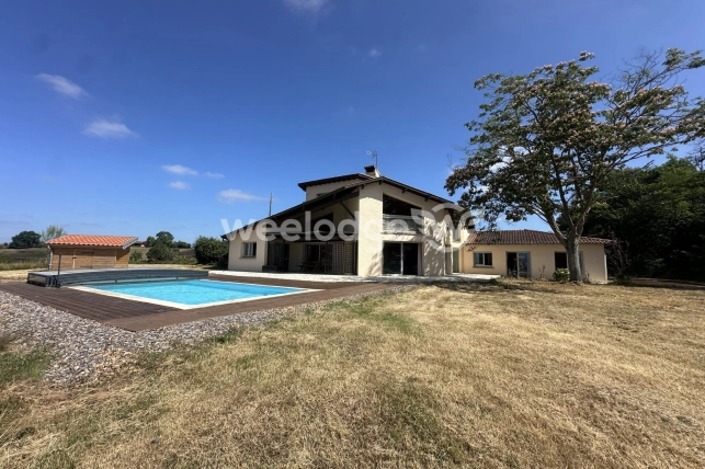 Maison vendu 8 pièces de 281,4 m² à Saint-Gaudens