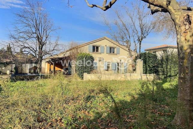 Maison à vendre 6 pièces de 172 m² à Saint-Martin-de-Crau