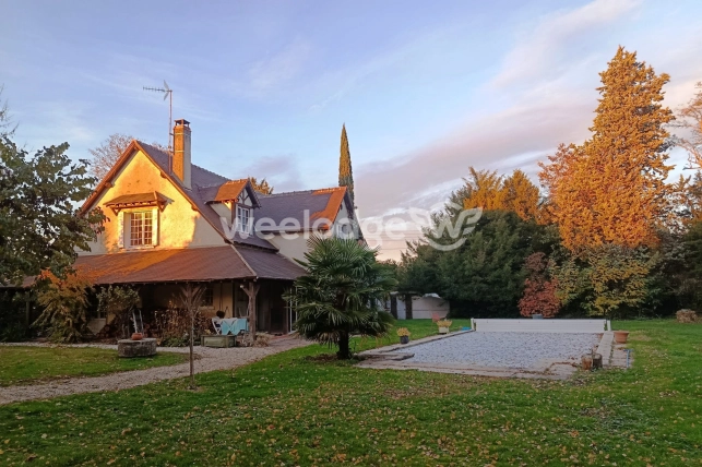 Maison à vendre 10 pièces de 239 m² à Montgivray