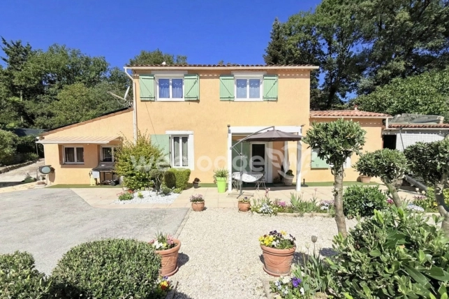 Maison à vendre 8 pièces de 155 m² à Mandelieu-la-Napoule