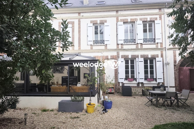 Maison à vendre 10 pièces de 300 m² à Mesnils-sur-Iton