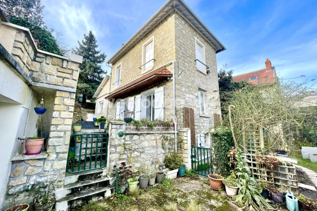 Maison à vendre 6 pièces de 110 m² à Vauréal