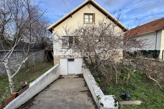 Maison à vendre 5 pièces de 94 m² à Achères