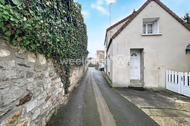 Maison à vendre 6 pièces de 136,58 m² à Éragny