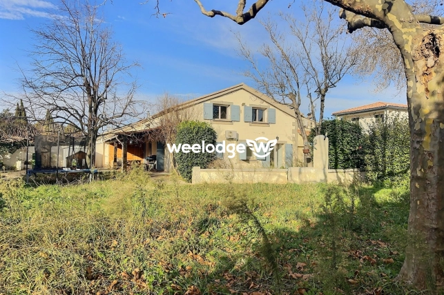 Maison à vendre 6 pièces de 172 m² à Saint-Martin-de-Crau