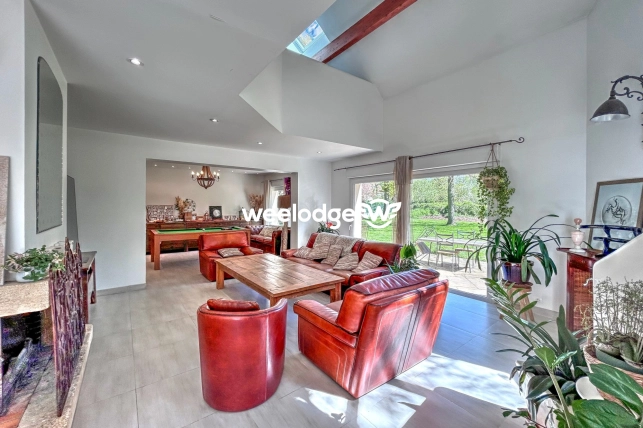 Maison à vendre 8 pièces de 216 m² à Sucy-en-Brie