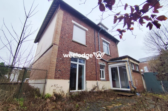 Maison à vendre 6 pièces de 157 m² à Avesnelles