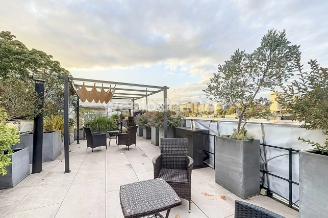 Local commercial à vendre de 200 m² à Sèvres