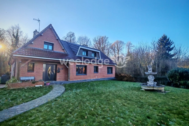 Maison à vendre 10 pièces de 261,85 m² à Auchel