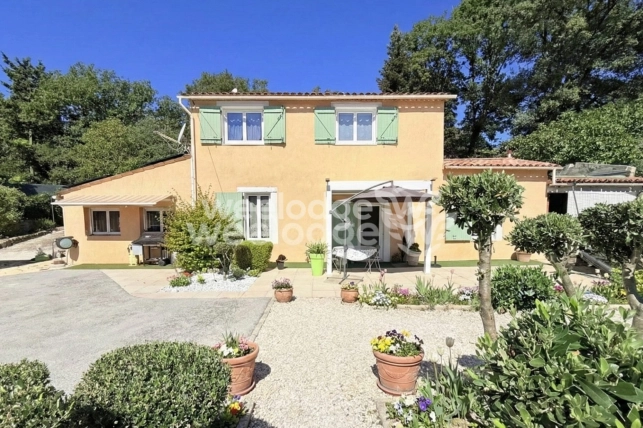 Maison à vendre 8 pièces de 155 m² à Mandelieu-la-Napoule