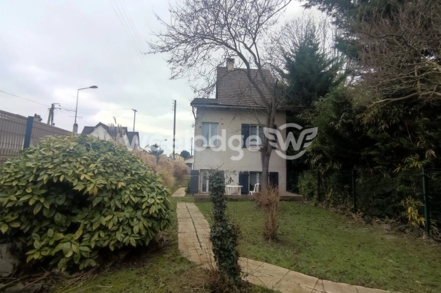 Maison à vendre 5 pièces de 104 m² à Houilles