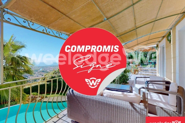 Maison à vendre 5 pièces de 142 m² à Mandelieu-la-Napoule