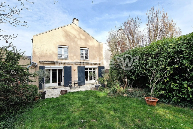 Maison à vendre 5 pièces de 115 m² à Voisins-le-Bretonneux