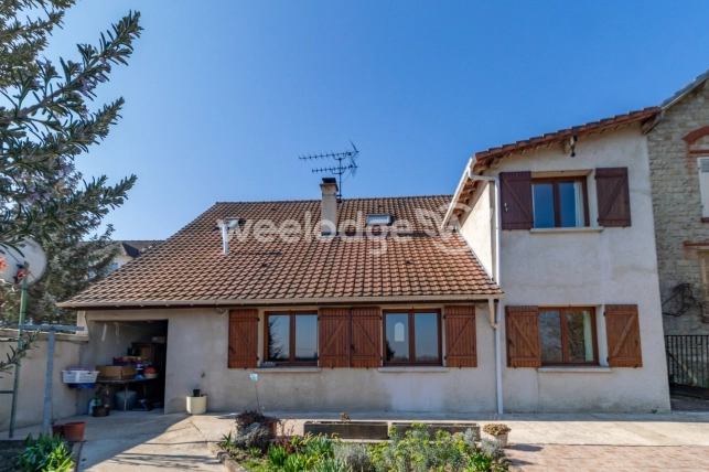 Maison à vendre 7 pièces de 139 m² à Jouy-le-Moutier