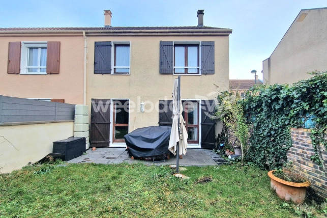 Maison à vendre 5 pièces de 93 m² à Plaisir