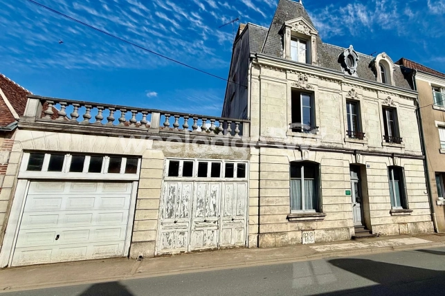 Maison à vendre 9 pièces de 212 m² à Levroux