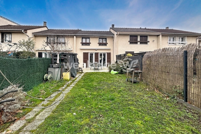 Maison à vendre 4 pièces de 76,24 m² à Éragny