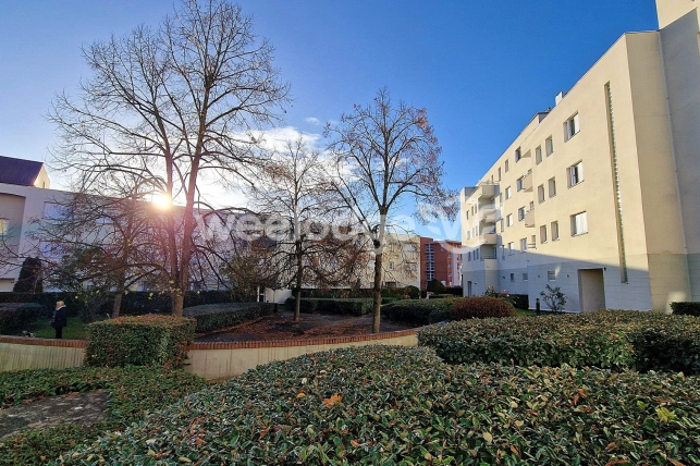 Appartement à vendre 3 pièces de 69 m² à Élancourt