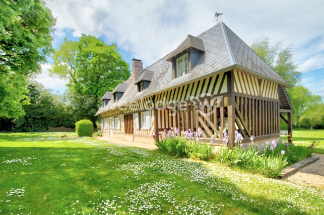 Maison à vendre 12 pièces de 326 m² à Lisieux