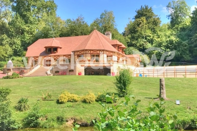 Maison à vendre 10 pièces de 380 m² à Pont-l'Évêque