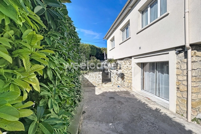 Maison à vendre 4 pièces de 88,03 m² à Saint-Ouen-l'Aumône