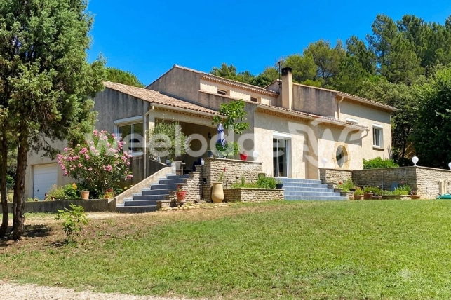 Maison à vendre 6 pièces de 150 m² à Saint-Laurent-des-Arbres