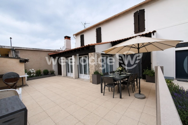 Maison à vendre 6 pièces de 121,6 m² à Avignon