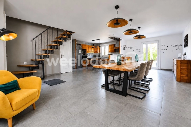 Maison à vendre 8 pièces de 160 m² à Neuf-Mesnil