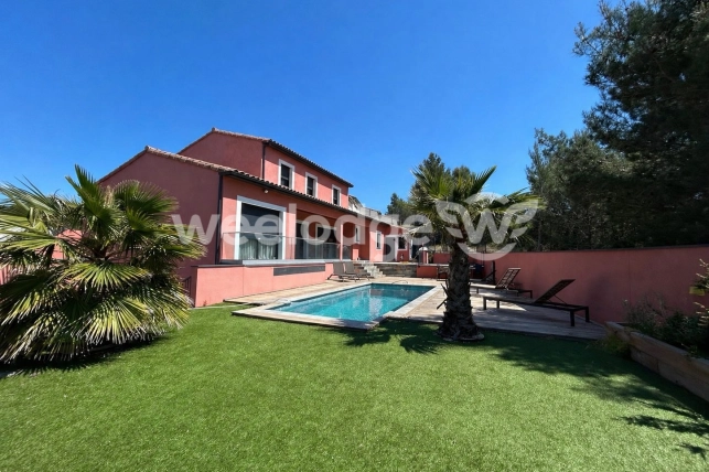 Maison à vendre 8 pièces de 186 m² à Boulbon