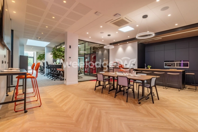 Local commercial à louer de 430 m² à Cergy