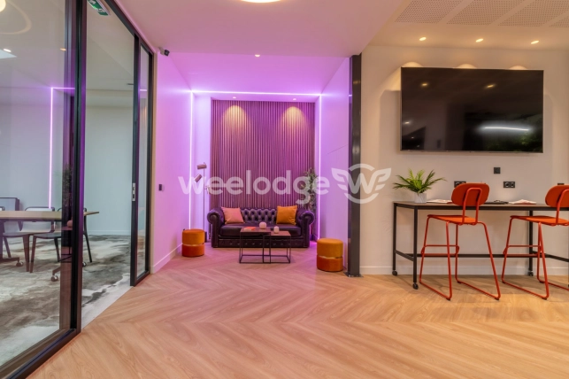 Local commercial à louer de 430 m² à Pontoise