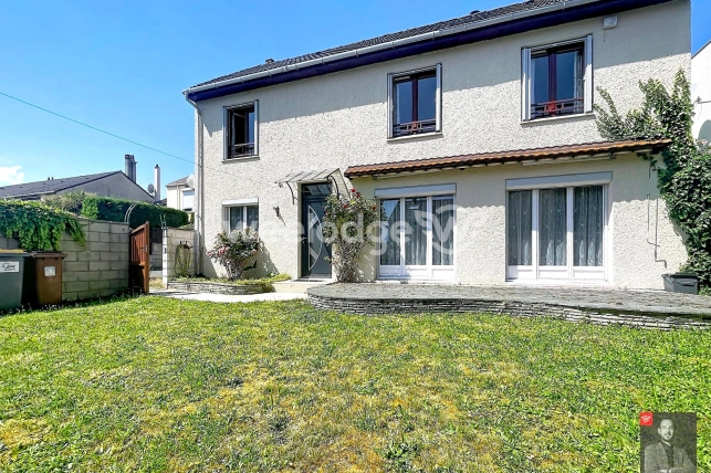 Maison à vendre 5 pièces de 96 m² à Jouy-le-Moutier