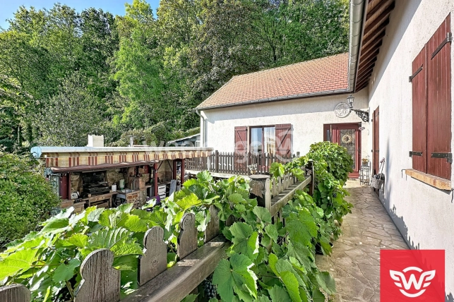 Maison à vendre 5 pièces de 139,68 m² à Jouy-le-Moutier