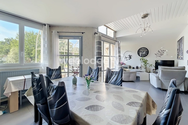 Maison à vendre 6 pièces de 111,25 m² à Éragny