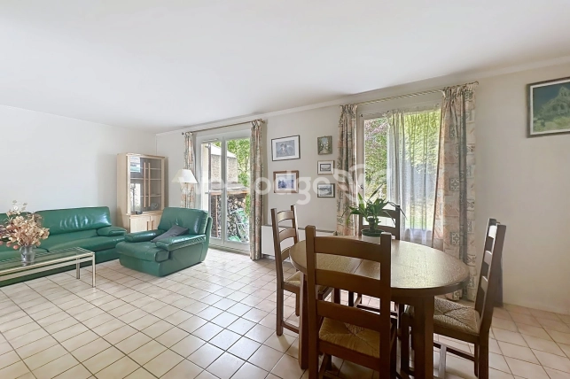Maison à vendre 6 pièces de 123,77 m² à Jouy-le-Moutier