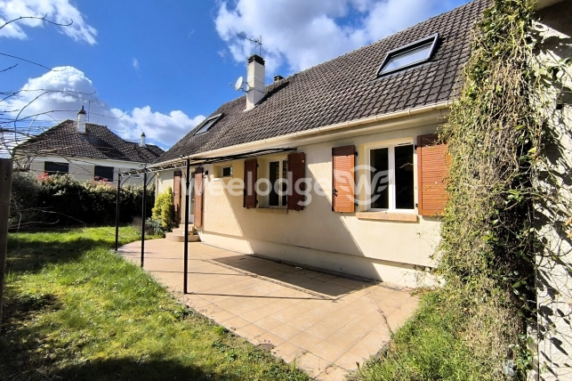 Maison à vendre 6 pièces de 122 m² à Conflans-Sainte-Honorine