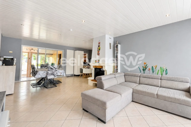 Maison à vendre 6 pièces de 121,48 m² à Mauves-sur-Loire