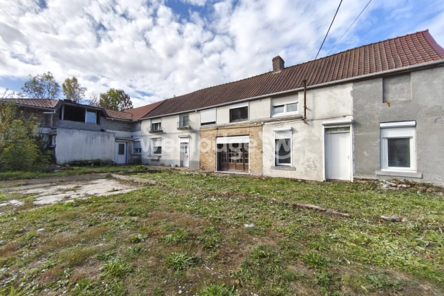 Maison à vendre 8 pièces de 204 m² à Neuf-Mesnil