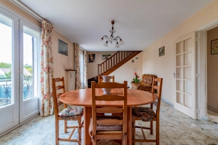 Maison à vendre 5 pièces de 150 m² à Neuville-sur-Oise