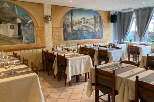 Local commercial à vendre de 200 m² à Conflans-Sainte-Honorine