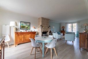 Maison à vendre 7 pièces de 145 m² à Neuville-sur-Oise