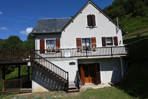 Maison à vendre 9 pièces de 131 m² à Baren