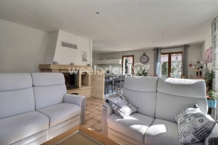 Maison à vendre 5 pièces de 107 m² à Comps