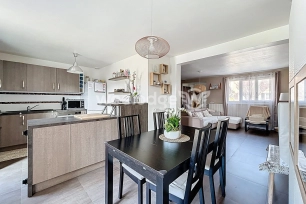 Maison à vendre 4 pièces de 75,63 m² à Éragny