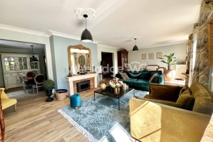 Maison à vendre 6 pièces de 171 m² à Épône