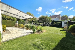 Maison à vendre 6 pièces de 141 m² à Neuville-sur-Oise