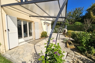 Maison à vendre 6 pièces de 141 m² à Neuville-sur-Oise