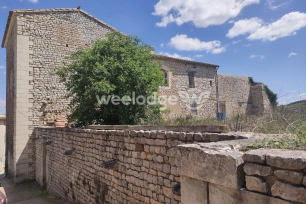 Maison à vendre 10 pièces de 260 m² à Saint-Christol