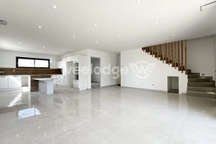 Maison à vendre 5 pièces de 140 m² à Arles
