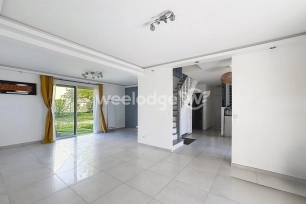 Maison à vendre 6 pièces de 107 m² à Chanteloup-les-Vignes